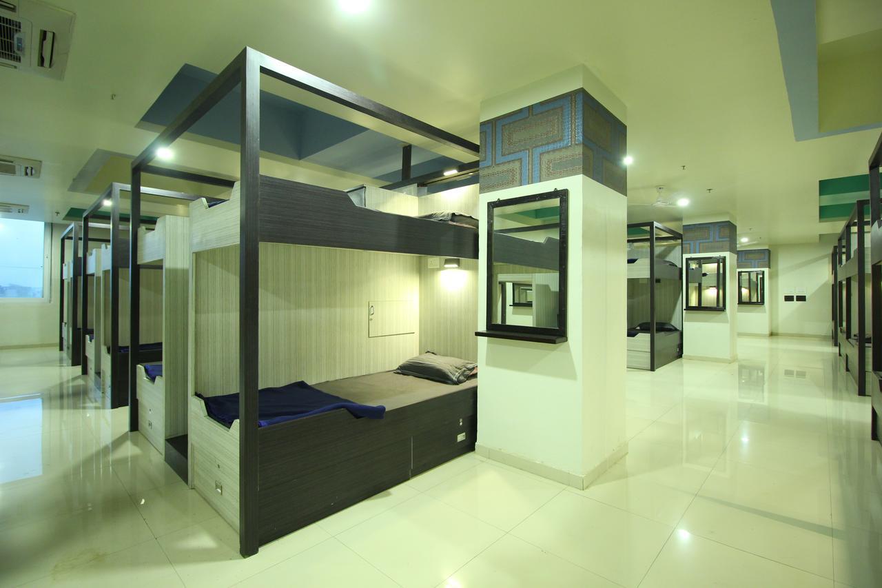 Jackpot Room In & Out Dormitory 아흐메다바드 외부 사진