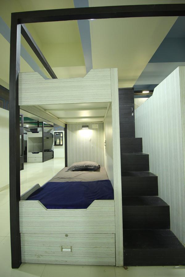 Jackpot Room In & Out Dormitory 아흐메다바드 외부 사진