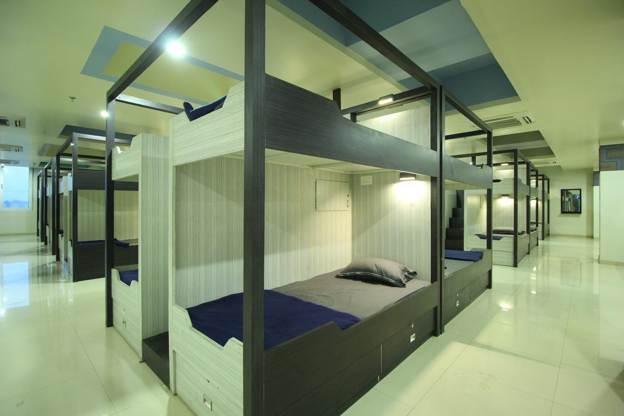 Jackpot Room In & Out Dormitory 아흐메다바드 외부 사진