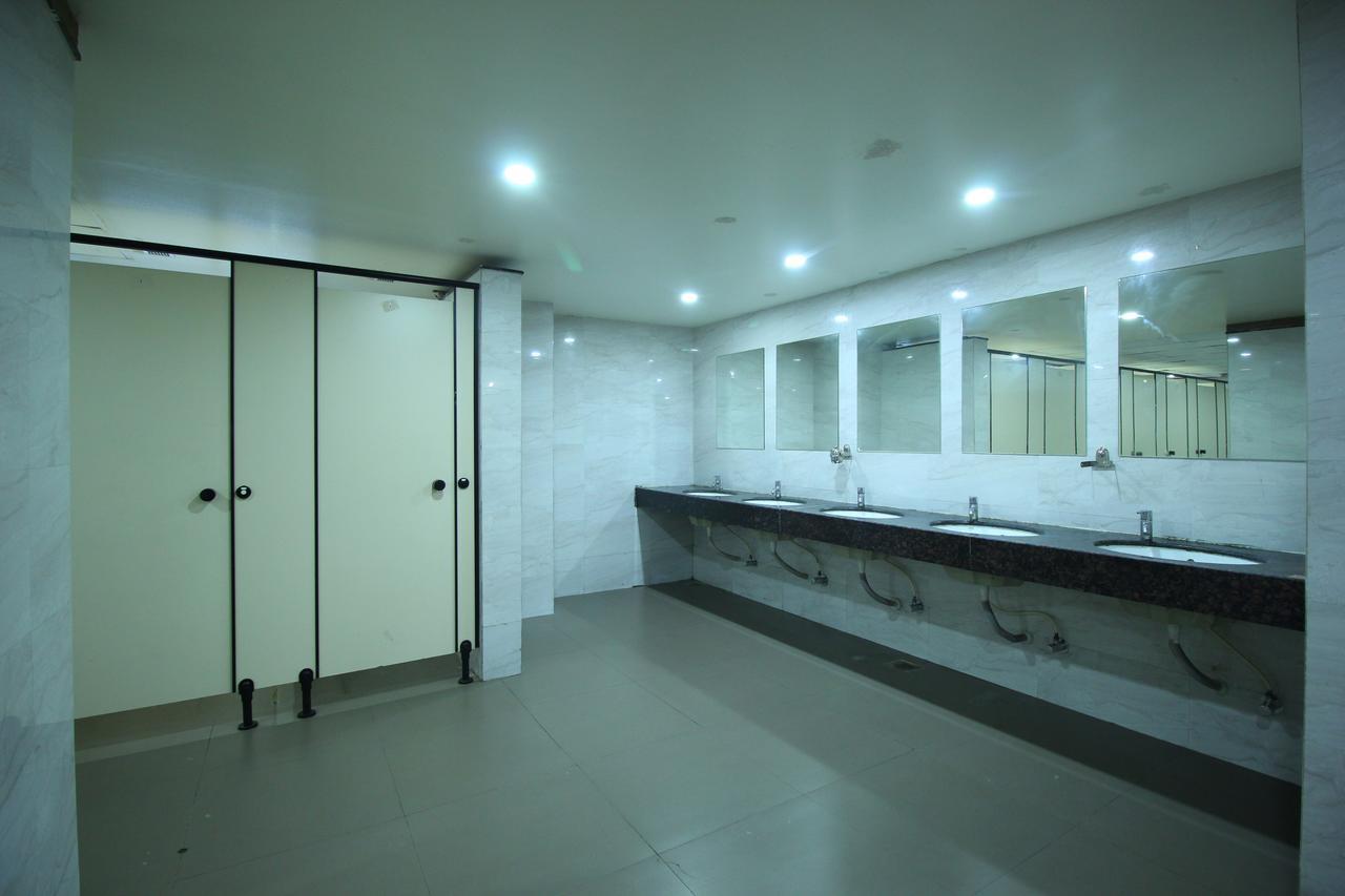 Jackpot Room In & Out Dormitory 아흐메다바드 외부 사진